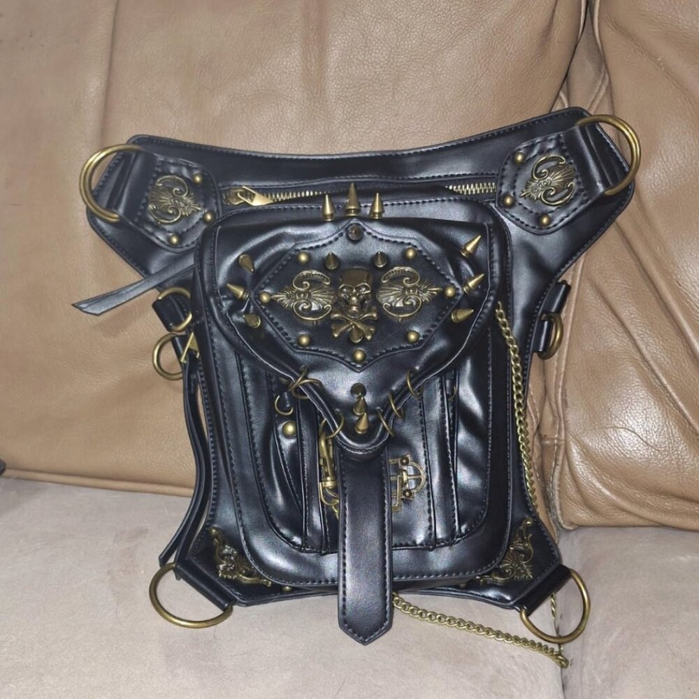 𝅺BLACK Leather Skull Waist Bag Fanny Pack Gothic Shoulder Bag Biker Rocker NWT